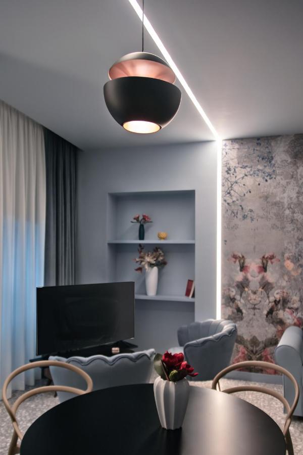 Lady Rose Hotel เนเปิลส์ ภายนอก รูปภาพ